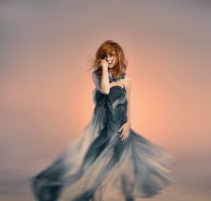 Mylène Farmer publie une vidéo annonçant la billetterie de sa tournée « Nevermore »